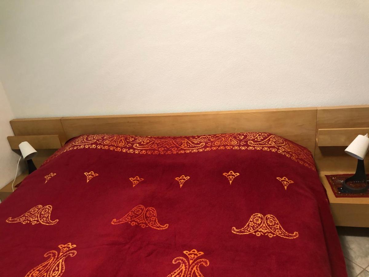 Bed and Breakfast Mona'S Sleep & Go Buren  Екстер'єр фото